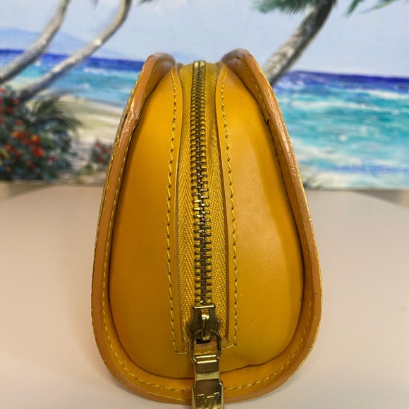 Louis Vuitton GUC Dauphine Cosmetic Pouch Yellow EPI Leather - Picture 12 of 13